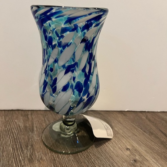 SOLD!! Gorgeous Hand Blown Confetti Hurricane Glasses- Set of 4- NWT - Picture 4 of 7